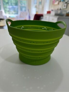 Joie Lime Green Silicone Collapsible Strainer